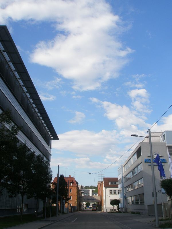 Straßenschlucht in Stuttgart-Feuerbach